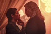 Geralt von Riva (Henry Cavill) hat Yennefer (Anya Chalotra) wiedergefunden Geralt von Riva (Henry Cavill) hat Yennefer (Anya Chalotra) wiedergefunden