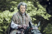 Emiel Regis (Laurence Fishburne) steht vor einer seltsamen Erfahrung