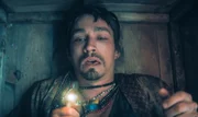 Allmählich hasst Klaus (Robert Sheehan) Friedhöfe und Särge