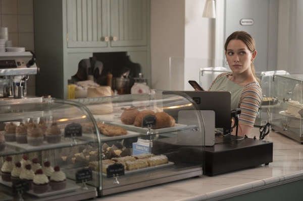 YOU (L to R) VICTORIA PEDRETTI as LOVE QUINN in episode 303 of YOU Cr. JOHN P. FLEENOR/NETFLIX © 2021