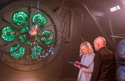 Borg-Königin (l.), Jurati und Picard lösen Zeitsprung aus