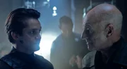 Hugh (Jonathan Del Arco) und Jean-Luc Picard plaudern nicht nur über Borg