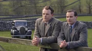James (Nicholas Ralph) versucht seinem Kumpel Tristan (Callum Woodhouse) zu helfen