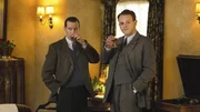 James (Nicholas Ralph) und Tristan (Callum Woodhouse, r.) sehnen sich nach dem Pub
