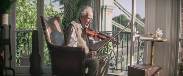 Harry (Jon Rumney) genießt seine Musik