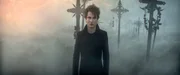 Dream (Tom Sturridge) durchquert eine ungemütliche Gegend