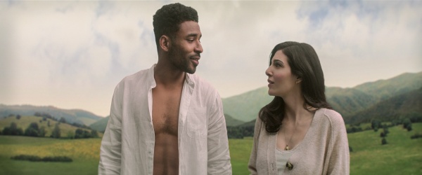 Lyta (Razane Jammal) trifft ihren Mann Hector (Lloyd Everitt) trotz seines früheren Todes