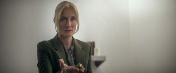 Ethel Cripps (Joely Richardson) verfolgt eigene Ziele