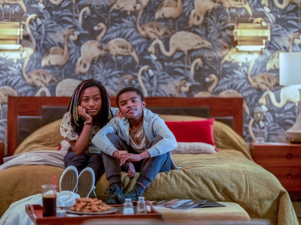 Rose Walker (Vanesu Samunyai) will ihren Bruder Jed (Eddie Karanja) retten