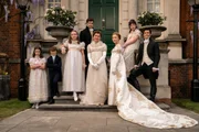 BRIDGERTON (L to R) FLORENCE HUNT as HYACINTH BRIDGERTON, WILL TILSTON as GREGORY BRIDGERTON, RUBY STOKES as FRANCESCA BRIDGERTON, LUKE NEWTON as COLIN BRIDGERTON, RUTH GEMMELL as LADY VIOLET BRIDGERTON, PHOEBE DYNEVOR as DAPHNE BRIDGERTON, CLAUDIA JESSIE as ELOISE BRIDGERTON and LUKE THOMPSON as BENEDICT BRIDGERTON in episode 101 of BRIDGERTON Cr. LIAM DANIEL/NETFLIX © 2020 BRIDGERTON (L to R) FLORENCE HUNT as HYACINTH BRIDGERTON, WILL TILSTON as GREGORY BRIDGERTON, RUBY STOKES as FRANCESCA BRIDGERTON, LUKE NEWTON as COLIN BRIDGERTON, RUTH GEMMELL as LADY VIOLET BRIDGERTON, PHOEBE DYNEVOR as DAPHNE BRIDGERTON, CLAUDIA JESSIE as ELOISE BRIDGERTON and LUKE THOMPSON as BENEDICT BRIDGERTON in episode 101 of BRIDGERTON Cr. LIAM DANIEL/NETFLIX © 2020