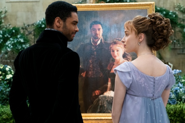 BRIDGERTON (L to R) REGÉ-JEAN PAGE as SIMON BASSET and PHOEBE DYNEVOR as DAPHNE BRIDGERTON in episode 108 of BRIDGERTON Cr. LIAM DANIEL/NETFLIX © 2020
