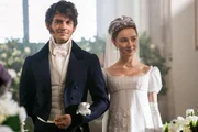 BRIDGERTON (L to R) JONATHAN BAILEY as ANTHONY BRIDGERTON and PHOEBE DYNEVOR as DAPHNE BRIDGERTON in episode 105 of BRIDGERTON Cr. LIAM DANIEL/NETFLIX © 2020