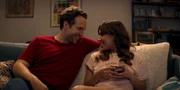Rafe Spall und Esther Smith