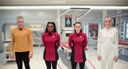 In ungewohnte Rollen schlüpfen (v.l.) Captain Pike (Anson Mount), Uhura (Celia Rose Gooding), La'an (Christina Chong) und Cristine (Jess Bush)