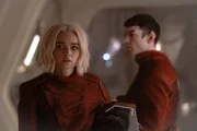 Schwester Christine Chapel (Jess Bush) und Spock (Ethan Peck) leben gefährlich