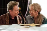 Loretta (Meryl Streep) beeindruckt Oliver (Martin Short) mit ihrem Gesang
