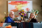 Charles (Steve Martin) und Jan (Amy Ryan) protestieren