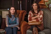 Mabel (Selena Gomez) und Eva Longoria (r.) denken nach Mabel (Selena Gomez) und Eva Longoria (r.) denken nach