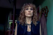 Karen Surtees (Phoebe Sparrow) mag keine Kirchen