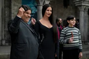 Luis Guzmán, Catherine Zeta-Jones, Issac Ordonez