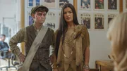 Winky (Jamie Mayers, l.) und Skiki (Crystle Lightning) haben einiges zu verbergen