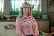 Samantha Arondekar (Rose McIver) ist verwirrt