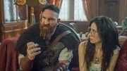 Thor (Devan Chandler Long) verspricht Flower (Sheila Carrasco), seine Aggressionen zu kontrollieren