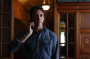 Robert Langdon (Ashley Zukerman) bittet um Hilfe