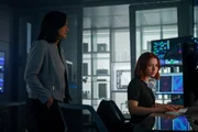 Inoue Sato (Sumalee Montano) stört Katherine Solomon