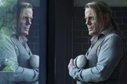 Peter Solomon (Eddie Izzard) hat schwer gelitten