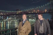 Jacob Monroe (Louis Herthum) redet mit Peter (Gabriel Basso)