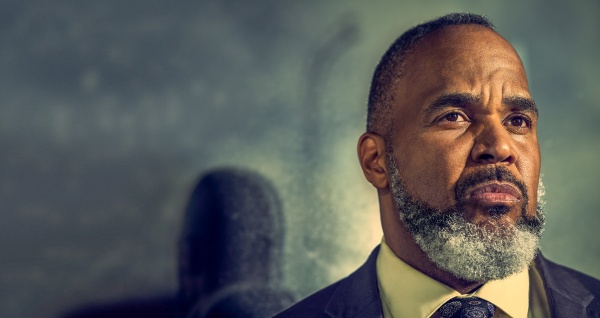 Nun schweigt Detective Wendell Robinson (Victor Williams)