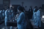 Teonna Rainwater (Amirah Nieves, M.) muss ständig beten