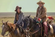 Teonna (Aminah Nieves) vertraut Runs His Horse (Michael Spears)