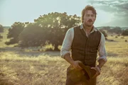 Spencer (Brandon Sklenar) will nach Hause reisen
