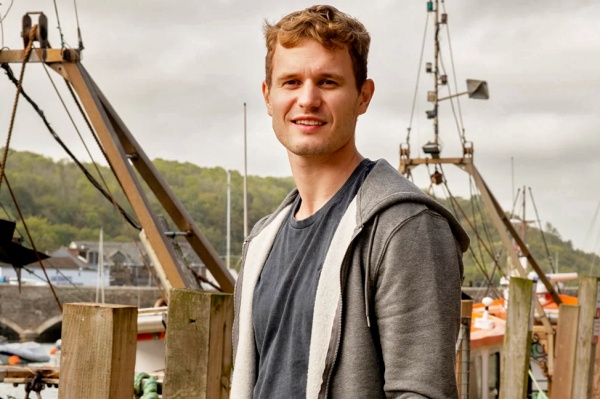 Josh Woods (Chris Jenks) sammelt Straftaten
