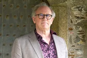 Richard Baxter (Peter Davison) sucht Kontakt