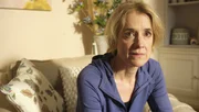 June Harris (Raquel Cassidy) zweifelt an ihrem Verstand
