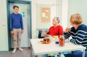 Jutta und Frank besuchen Lennart ohne ihre Tochter, denn Inga ist krank