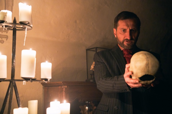 Erdmann (Tim Seyfi) kennt Hamlet vermutlich von früher
