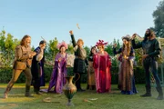 Sirisco (Tony Hale, l.) mag die Party der Wohngemeinschaft