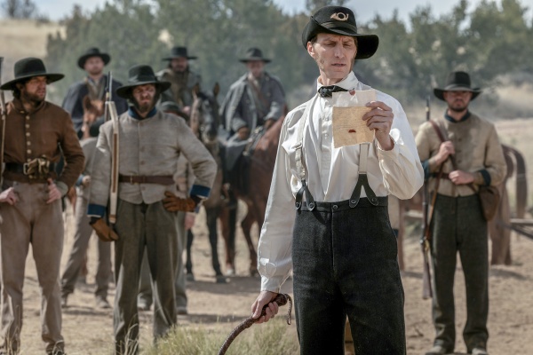 Wild Bill Hickman (Alex Breaux) liest vor