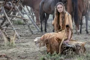 Abish (Saura Lightfoot Leon) denkt nach