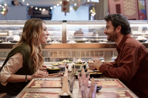 MACHOS ALFA. Paloma Bloyd as Irene Castro, Gorka Otxoa as Santi in episode 23 of MACHOS ALFA. Cr. Manuel Fiestas/Netflix © 2024