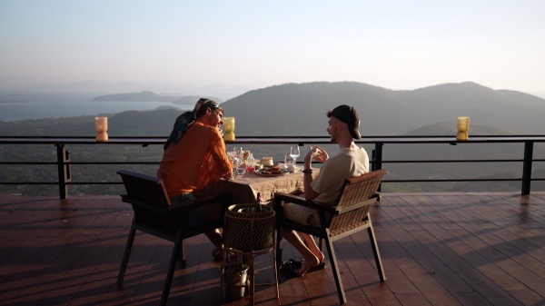 Pitzi (l.) und Kevin genießen die Aussicht.