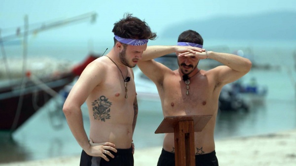 Maurice (l.) und Vladi sind Mitten in der Spiel-Challenge.