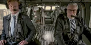 Roger Carlson (Jesse Plemons) hilft George (Robert de Nito)