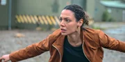 Polizistin Aida Kurt (Haley Louise Jones) sucht Jonathan