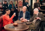 Olivia und Alan umgarnen Frasier (Kelsey Grammer, M.)