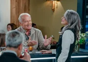 Holly (Patricia Heaton) begeistert Frasier (Kelsey Grammer)